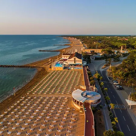 Lignano 80 Mt From Sea アパート